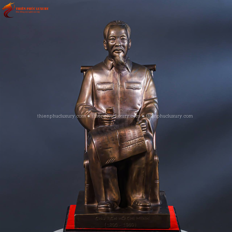Tượng Bác Hồ ngồi ghế mây 42cm đồng hun