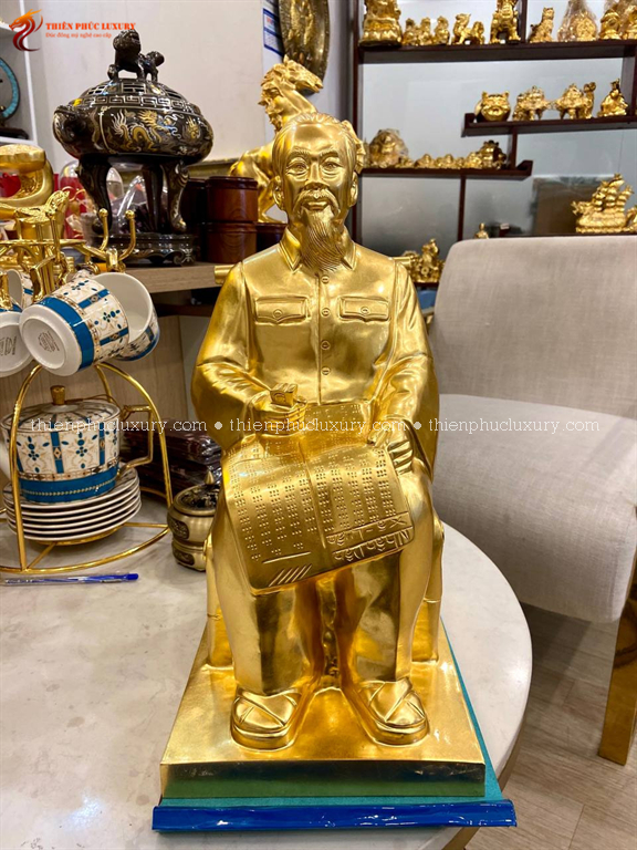 Tượng Bác Hồ ngồi ghế mây cao 42cm dát vàng 9999