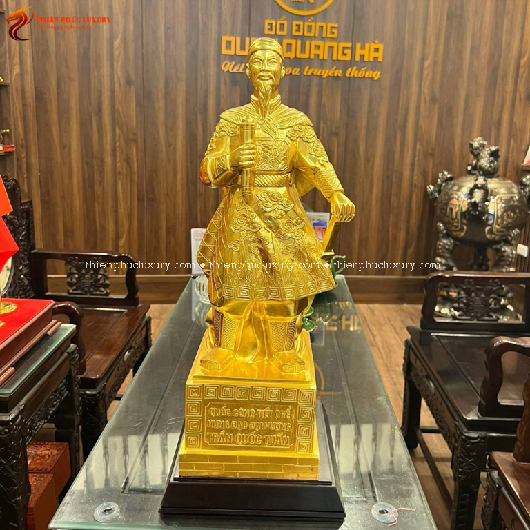 Tượng Trần Hưng Đạo dát vàng 9999 cao 50cm