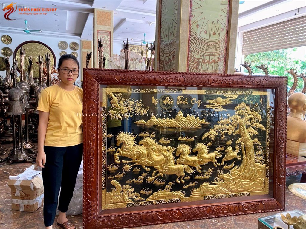 Tranh mã đáo thành công dát vàng 9999 kt 2m2 x 1m4 khung gỗ gụ