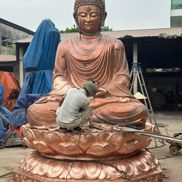Công trình đúc tượng phật lớn